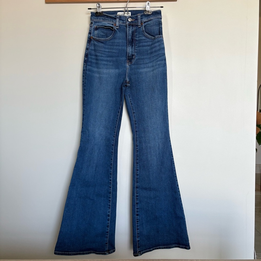 Abercrombie & Fitch The Flare Jeans Size 26 Ultra High Rise, 32.5” Inseam